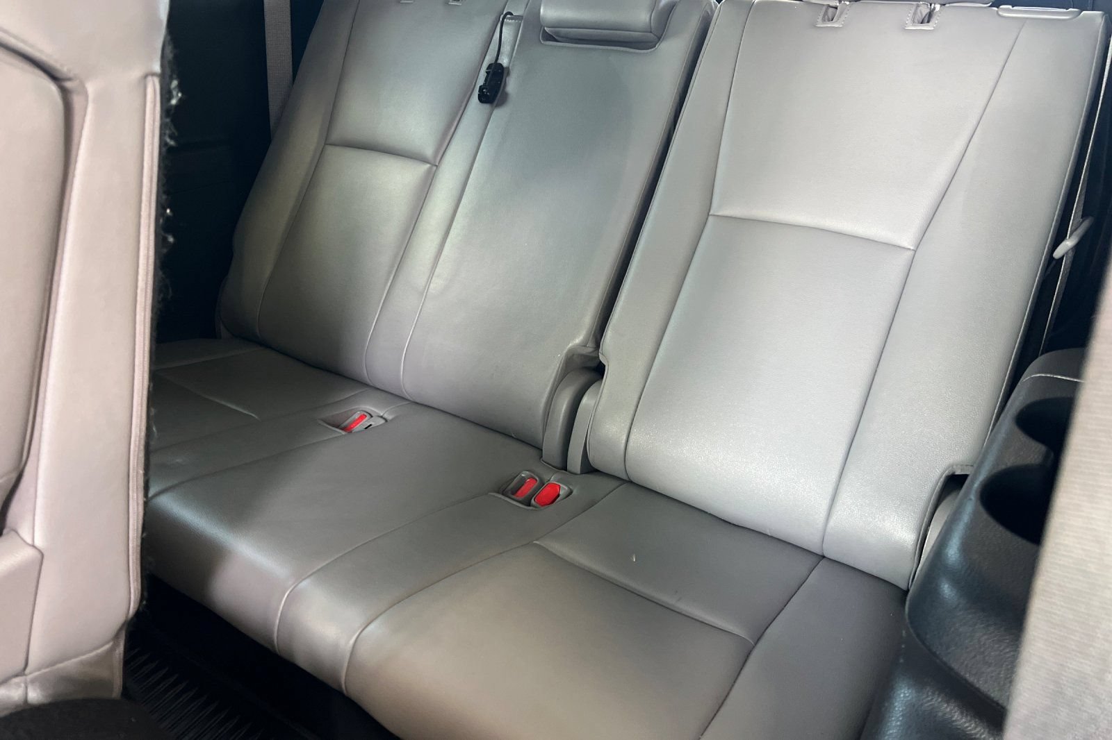 Used 2022 Toyota Highlander XLE AWD/4WD image 12