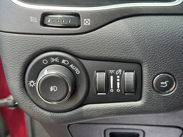Certified 2019 Jeep Cherokee Trailhawk w/ Comfort/Convenience Group AWD/4WD image 41