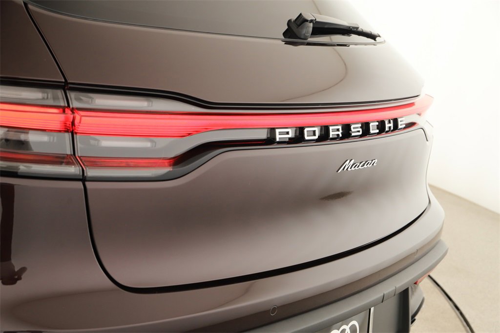Used 2023 Porsche Macan Turbo image 30