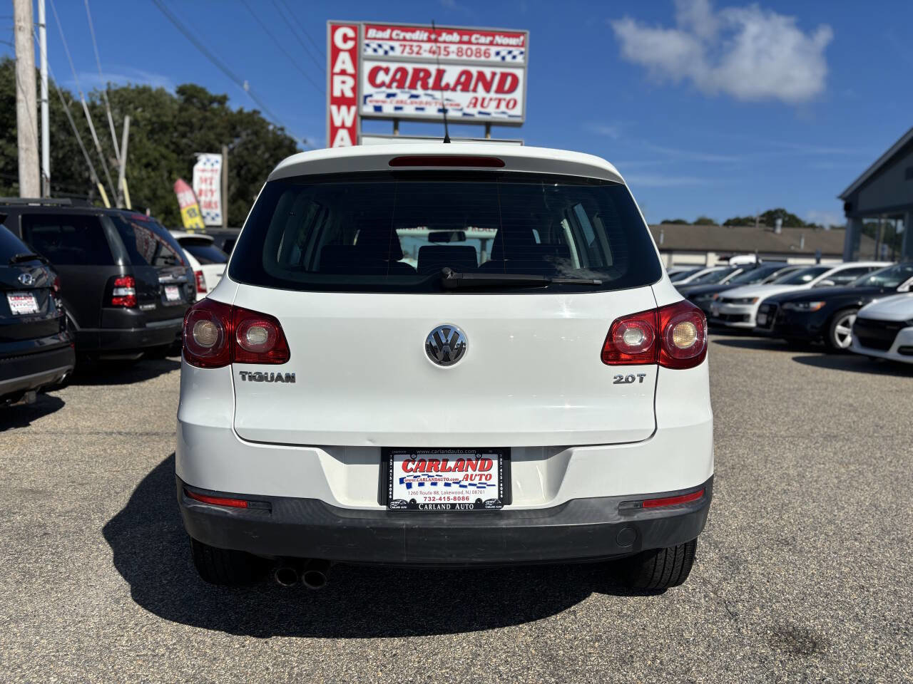 Used 2011 Volkswagen Tiguan S image 6