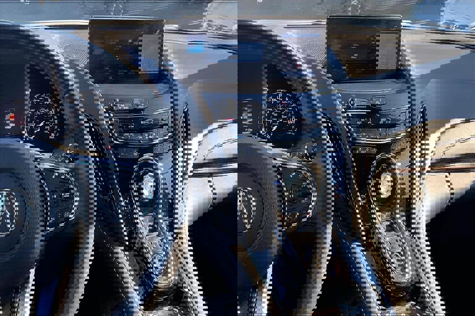 Used 2023 Acura RDX AWD w/ Advance Package image 9