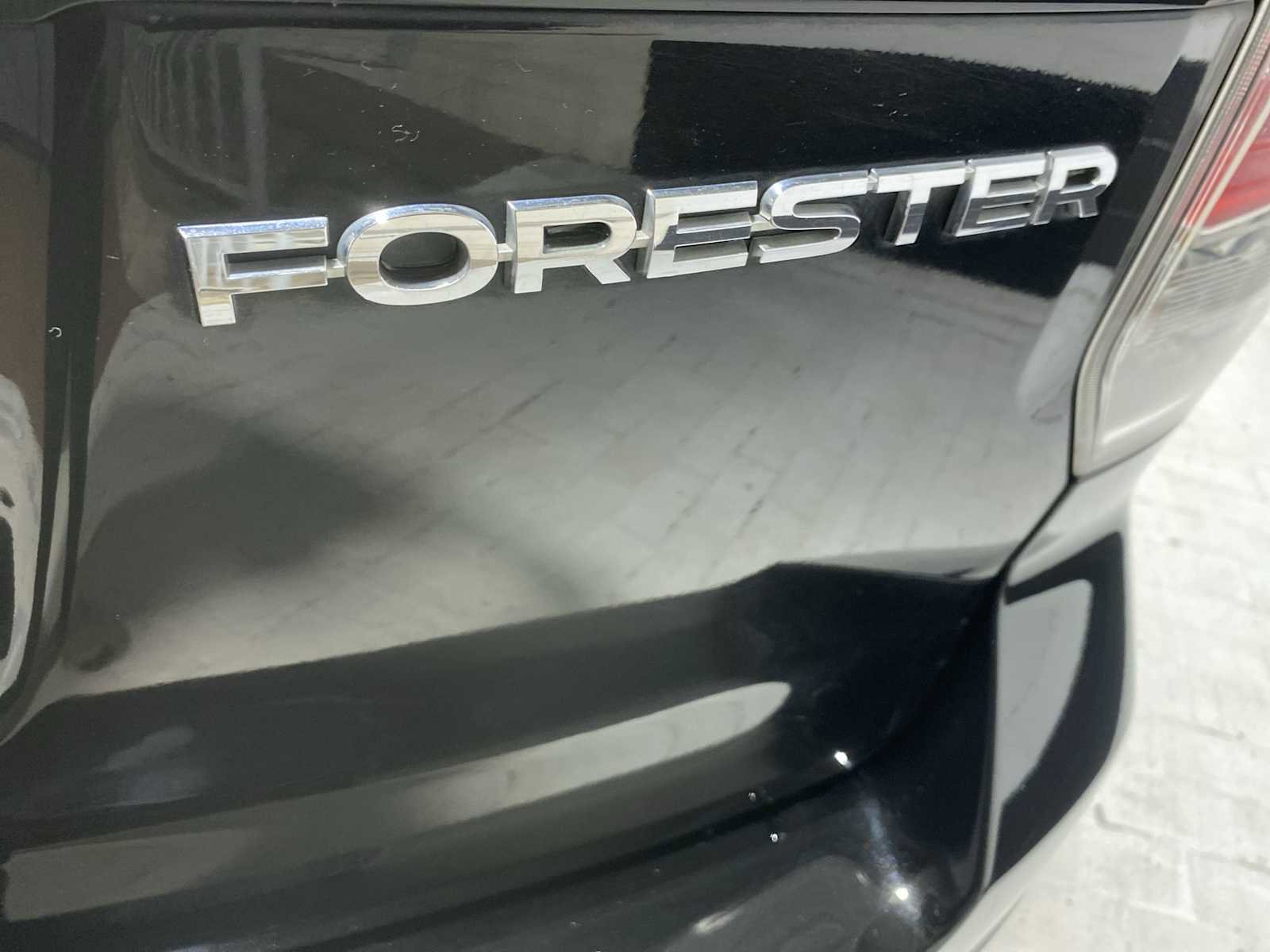Used 2018 Subaru Forester 2.5i Premium w/ All-Weather Package AWD/4WD image 7
