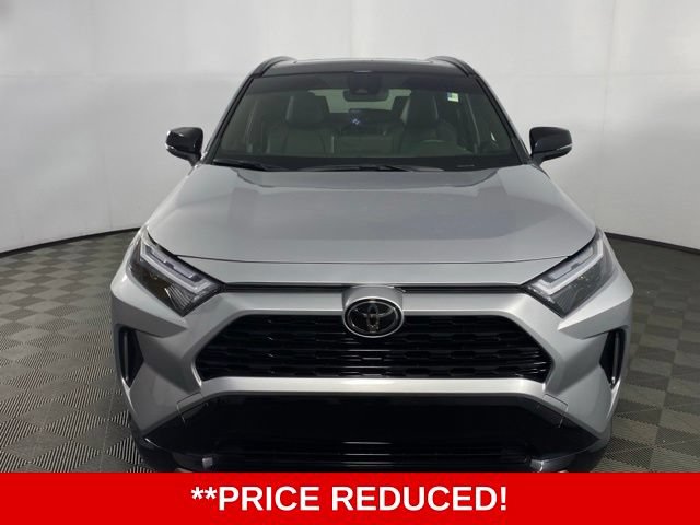 Used 2025 Toyota RAV4 XSE AWD/4WD image 2