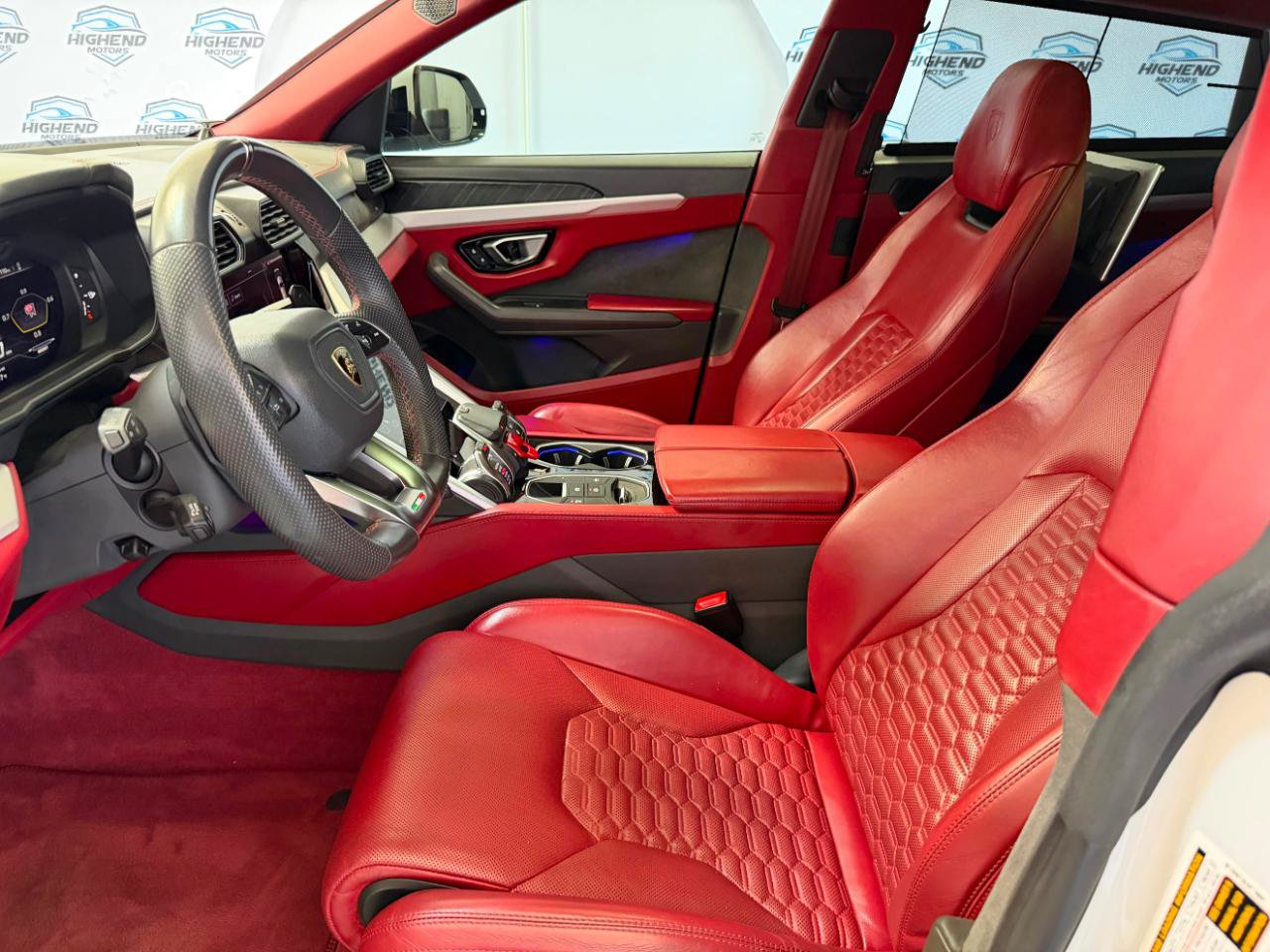 Used 2020 Lamborghini Urus AWD/4WD image 18