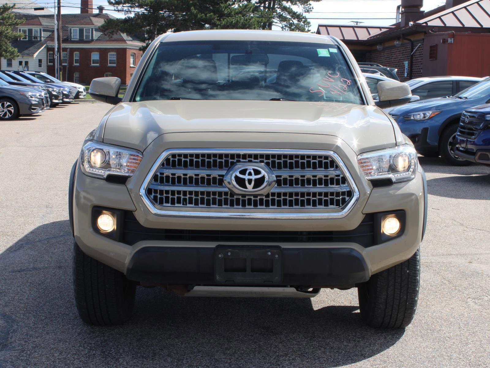 Used 2017 Toyota Tacoma TRD Off-Road w/ Tow Package (A/T) image 2