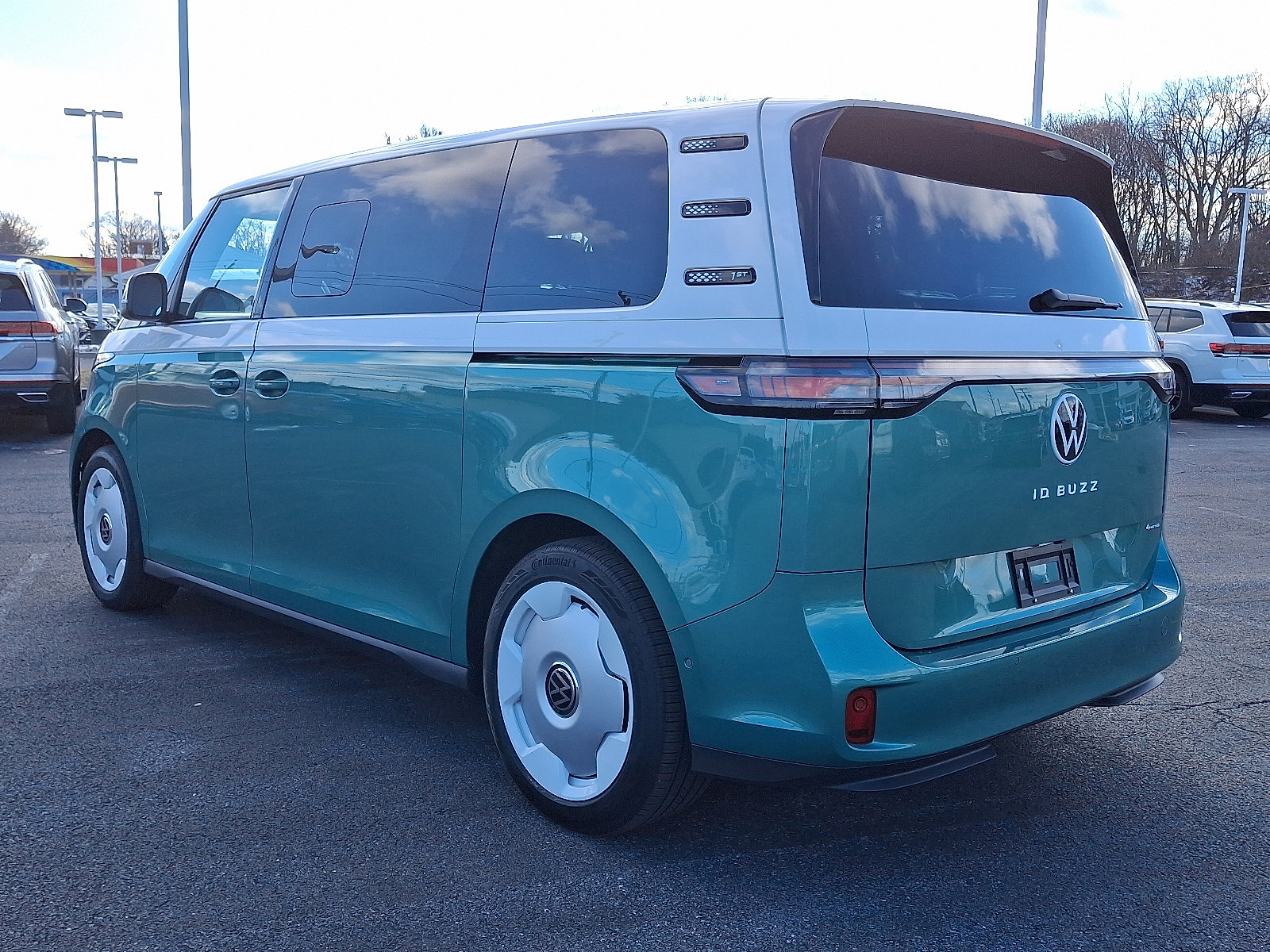 New 2025 Volkswagen ID. Buzz 1st Edition image 4