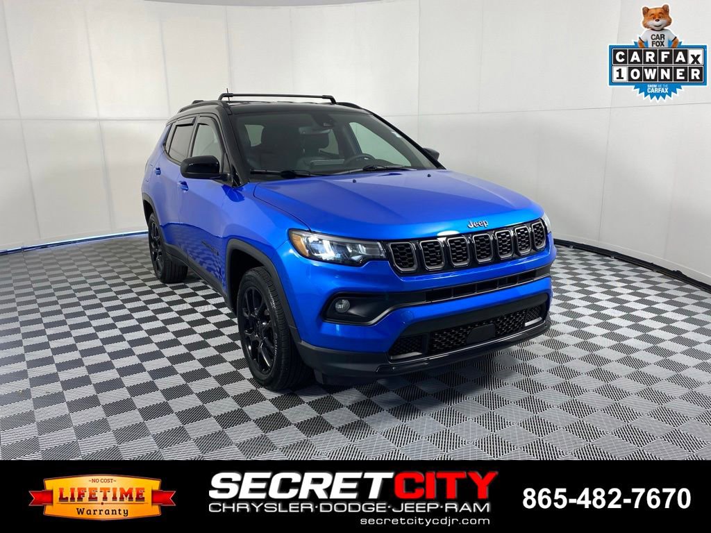 Used 2024 Jeep Compass Latitude w/ Convenience Group AWD/4WD image 1