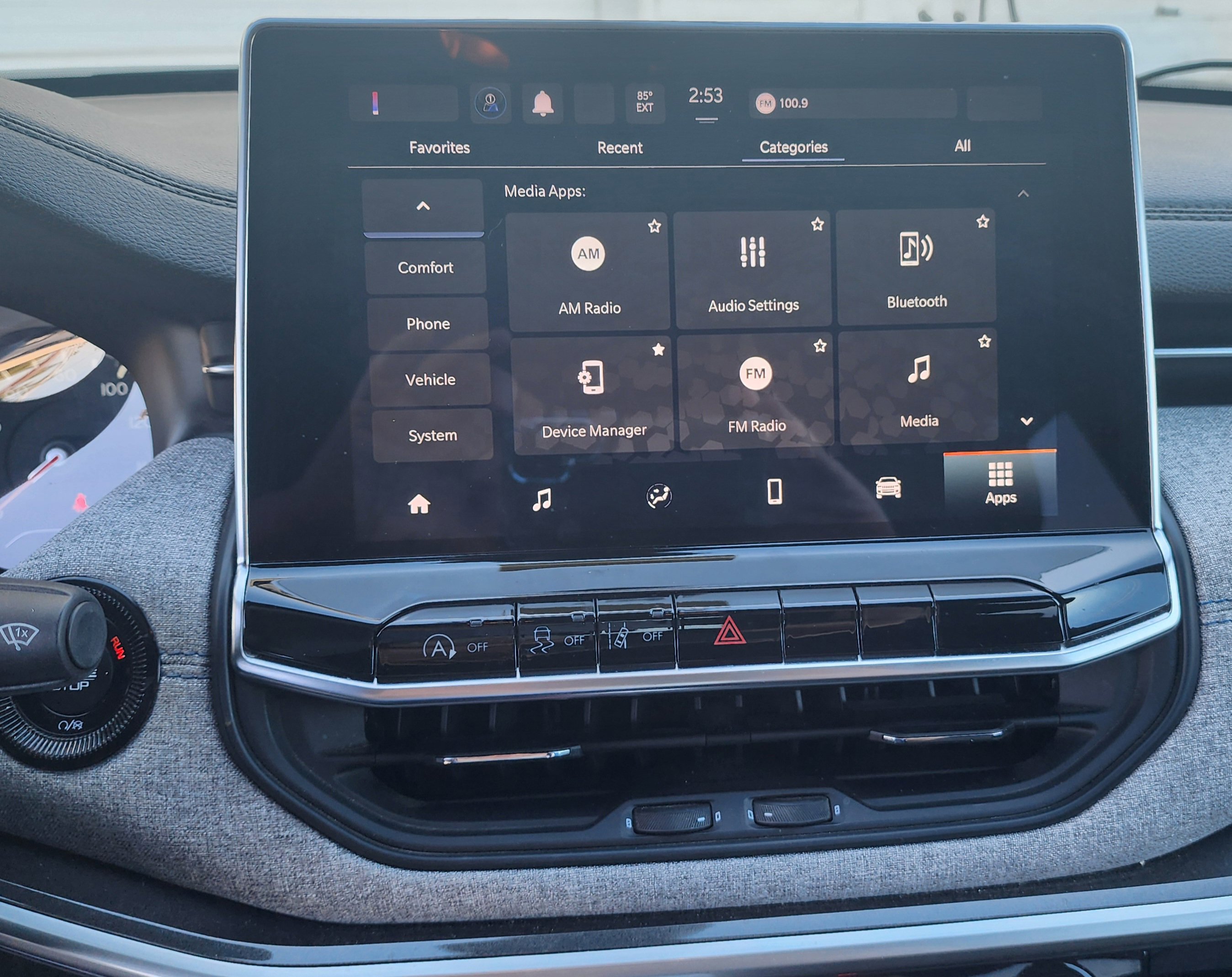 Used 2023 Jeep Compass Sport image 9