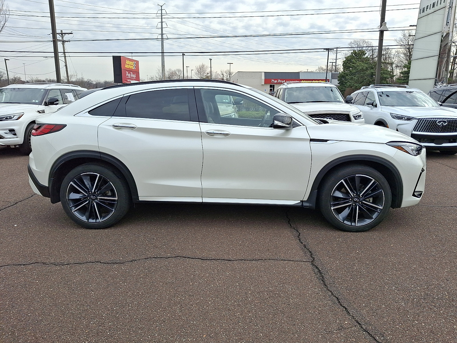 Certified 2023 INFINITI QX55 Luxe w/ Cargo Package image 7