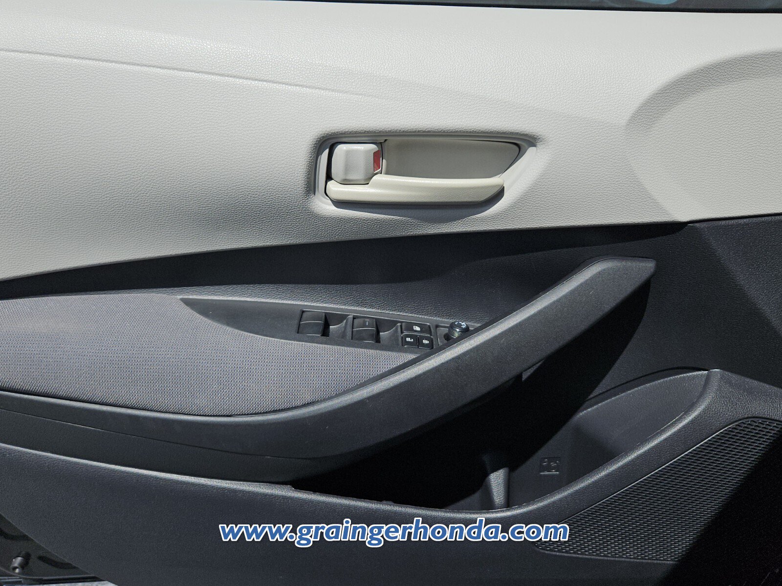 Used 2022 Toyota Corolla LE FWD image 23