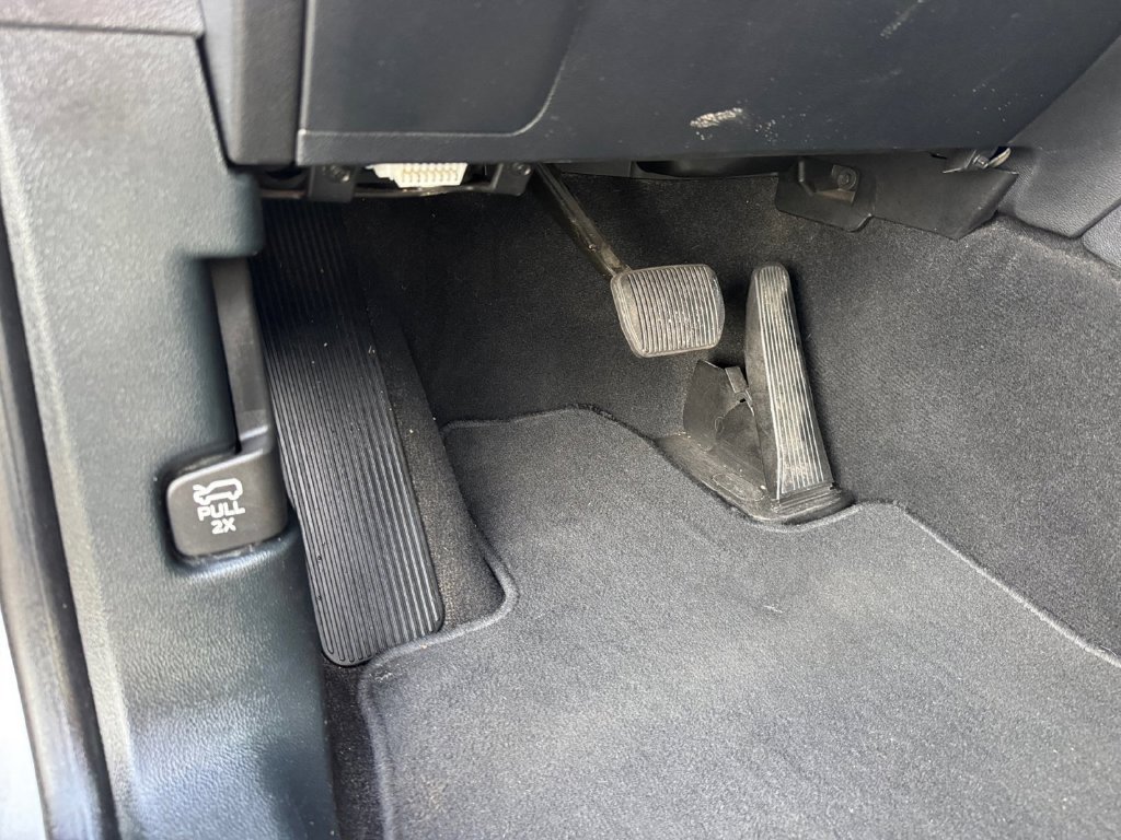 Used 2020 Ford Explorer XLT w/ Equipment Group 202A RWD image 36