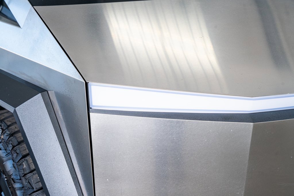 Used 2024 Tesla Cybertruck AWD Crew Cab image 18