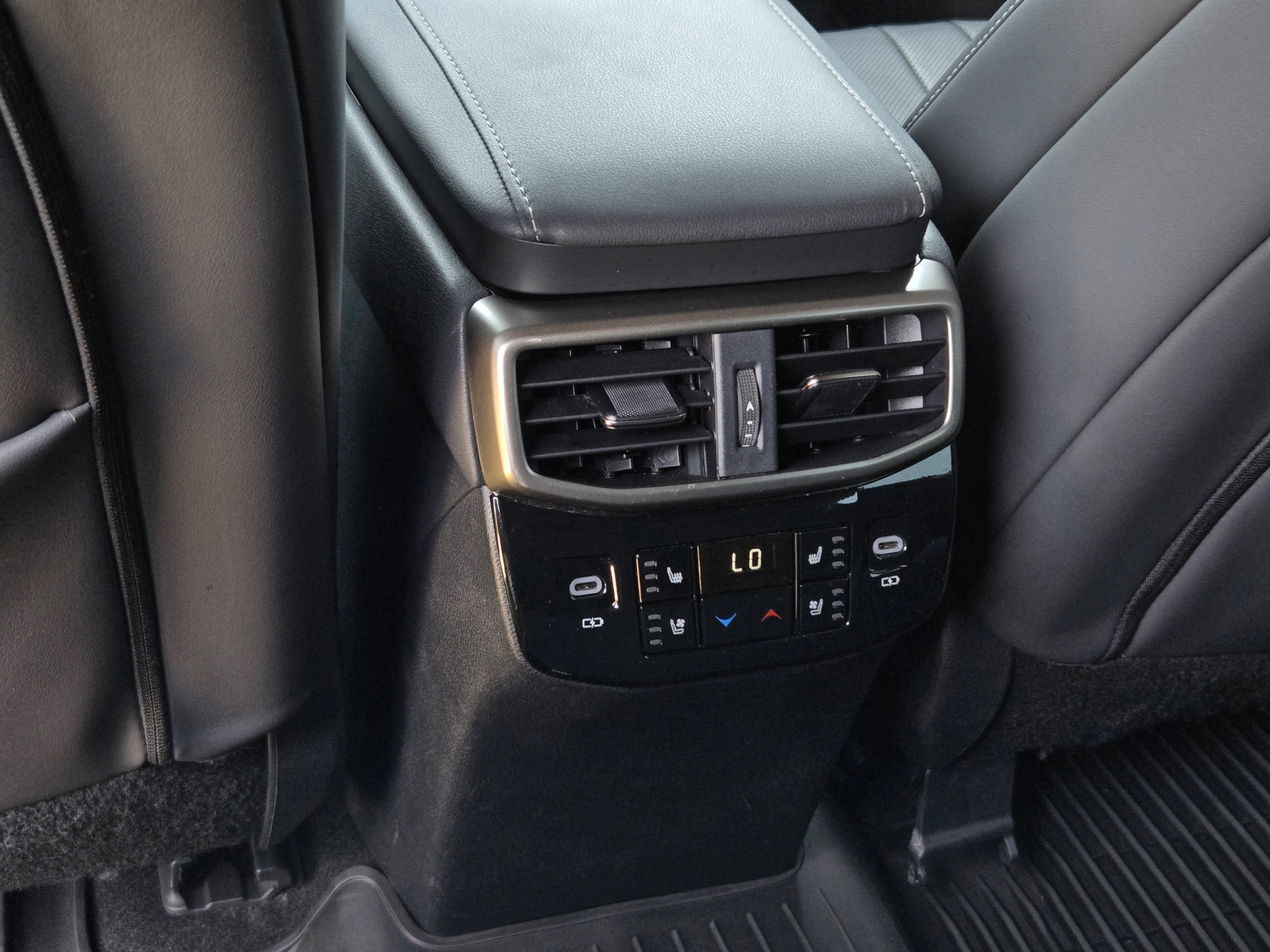 Used 2023 Lexus RX 500h F Sport w/ Accessory Package (Z1) AWD/4WD image 28