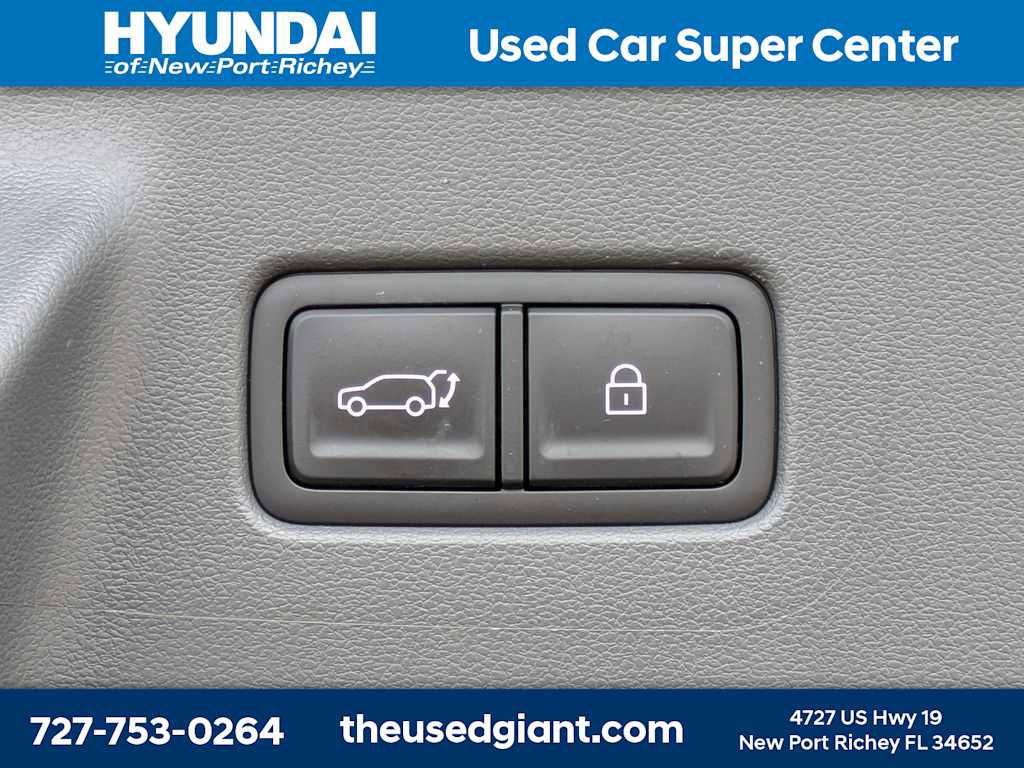 Used 2025 Hyundai Santa Fe Limited FWD image 14