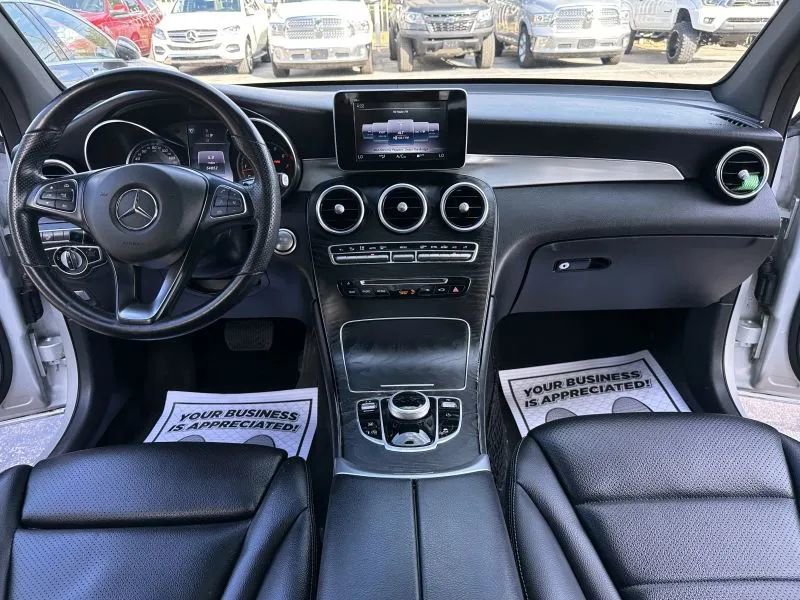 Used 2019 Mercedes-Benz GLC 300 w/ Parking Assistance Package image 40