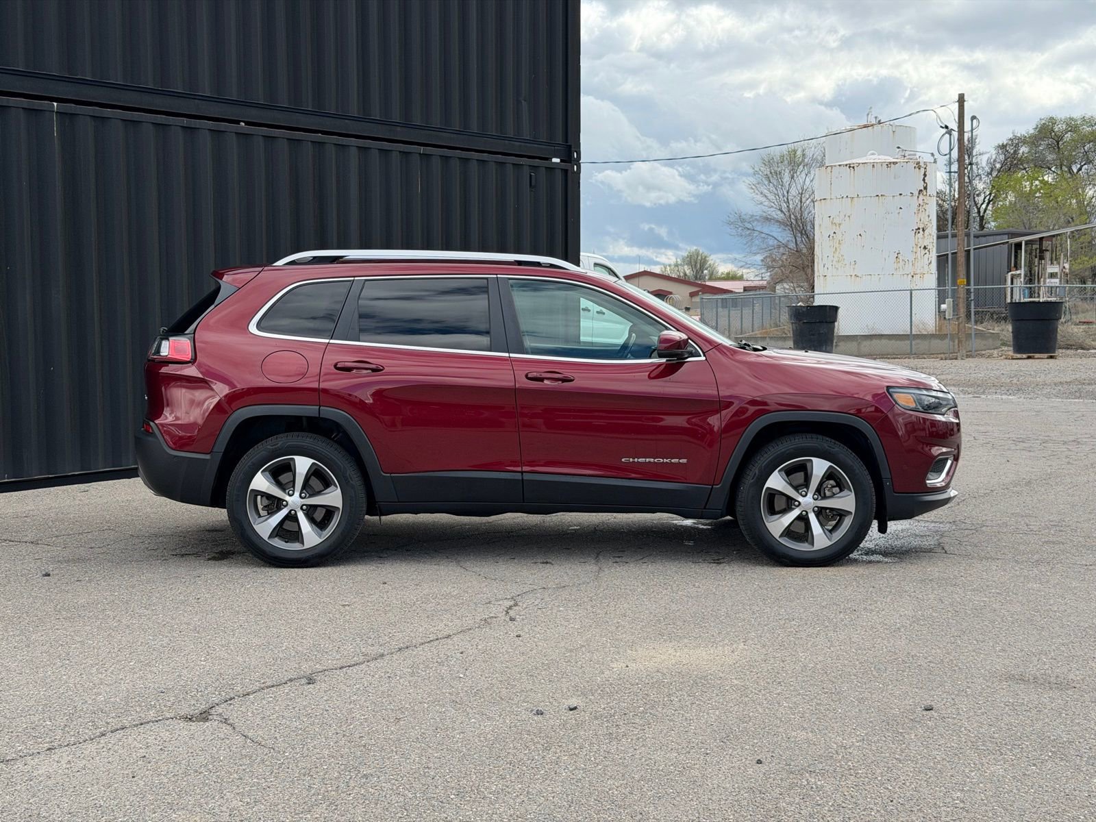 Used 2020 Jeep Cherokee Limited w/ Technology Group image 6