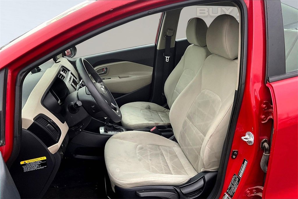 Used 2013 Kia Rio LX w/ PWR Pkg image 10