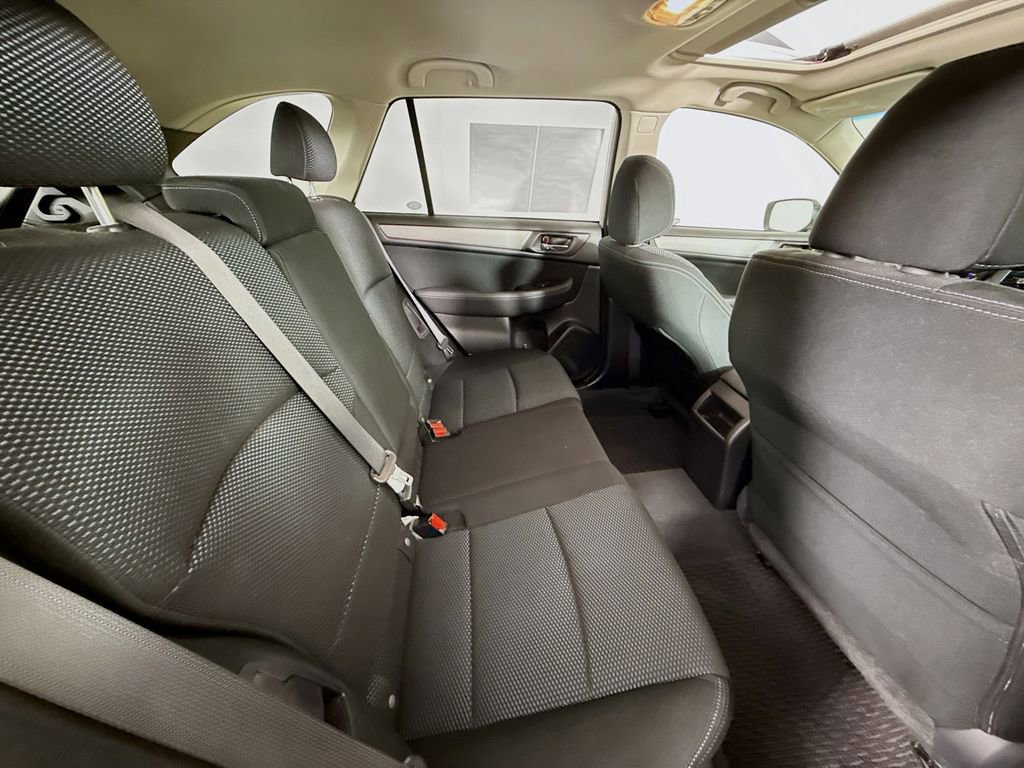 Used 2017 Subaru Outback 2.5i Premium image 32