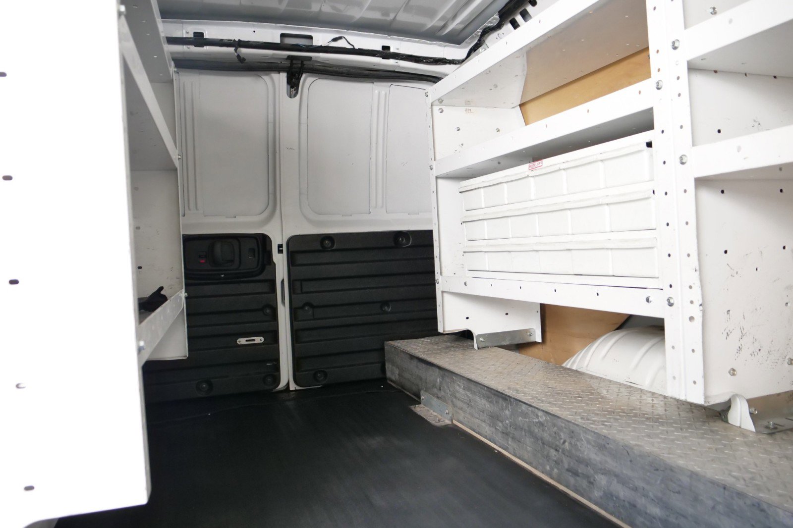 Used 2018 GMC Savana 3500 w/ Driver Convenience Package image 33