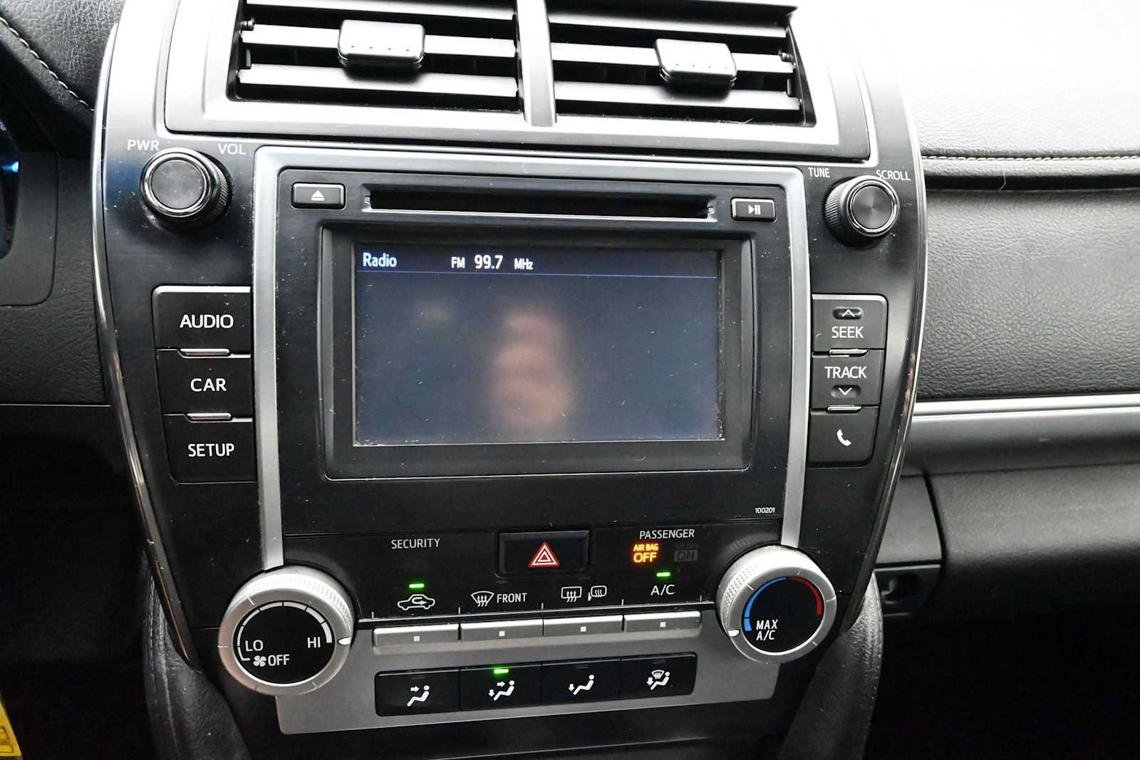 Used 2014 Toyota Camry SE FWD image 36