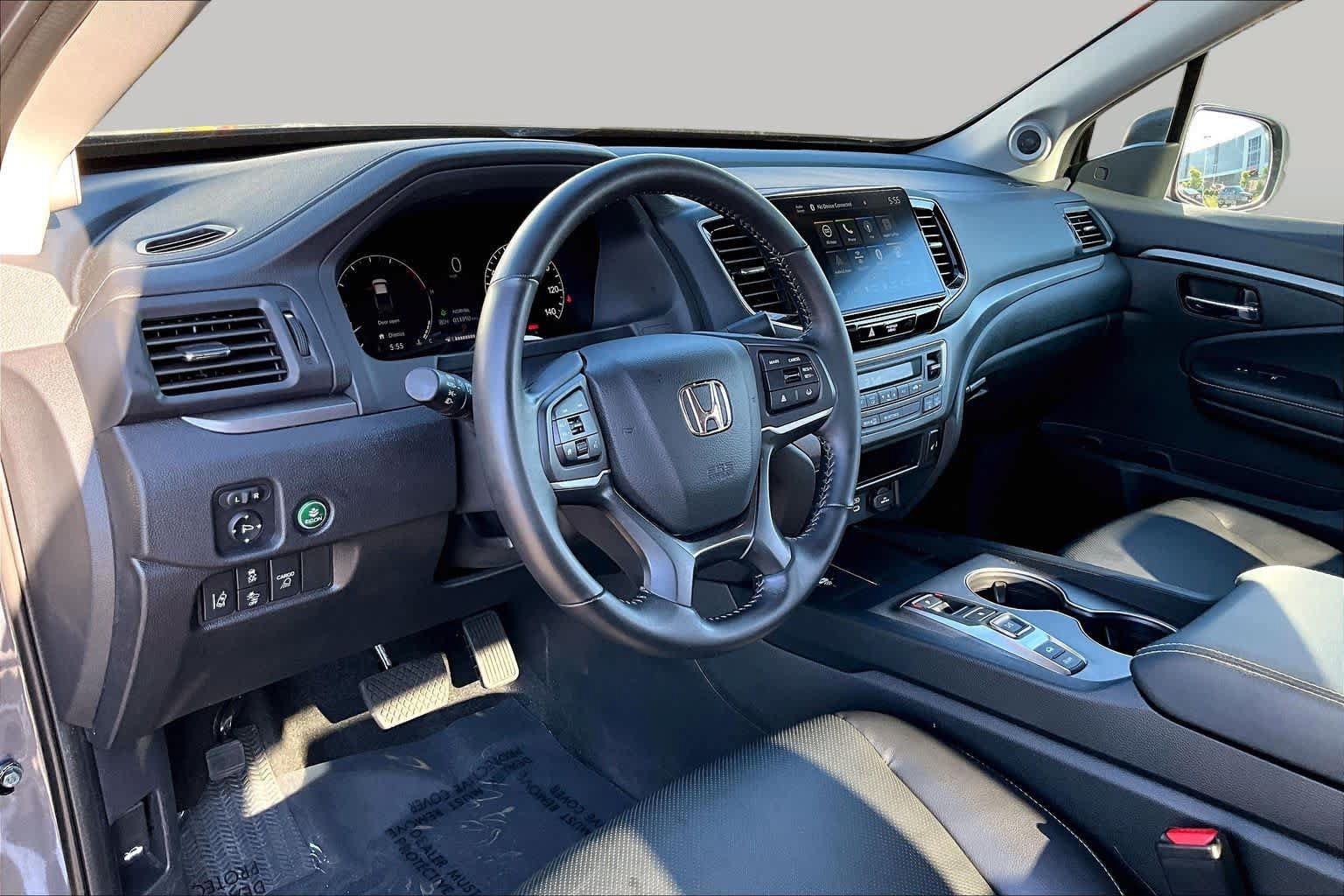 Certified 2025 Honda Ridgeline RTL image 17