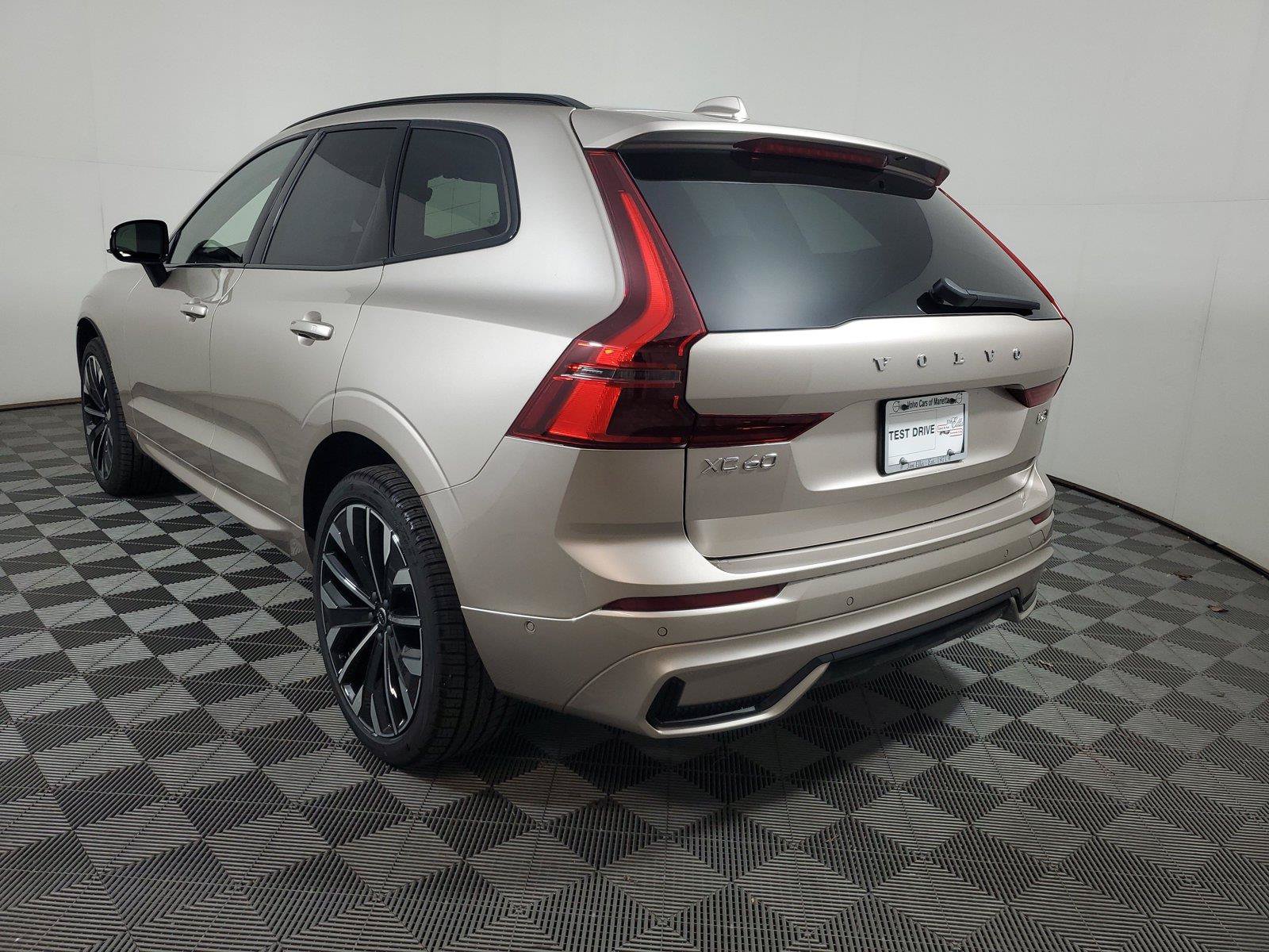 New 2027 Volvo XC60 B5 Ultra AWD/4WD image 4