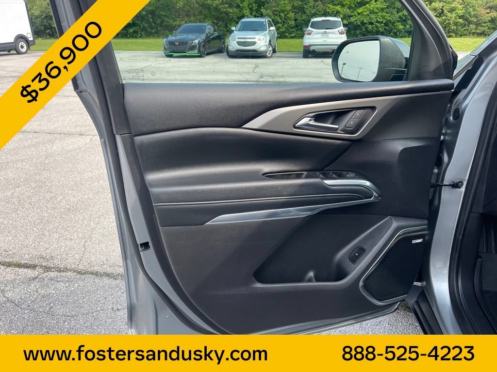 Used 2024 Chevrolet Traverse LT w/ Enhanced Driving Package FWD image 14