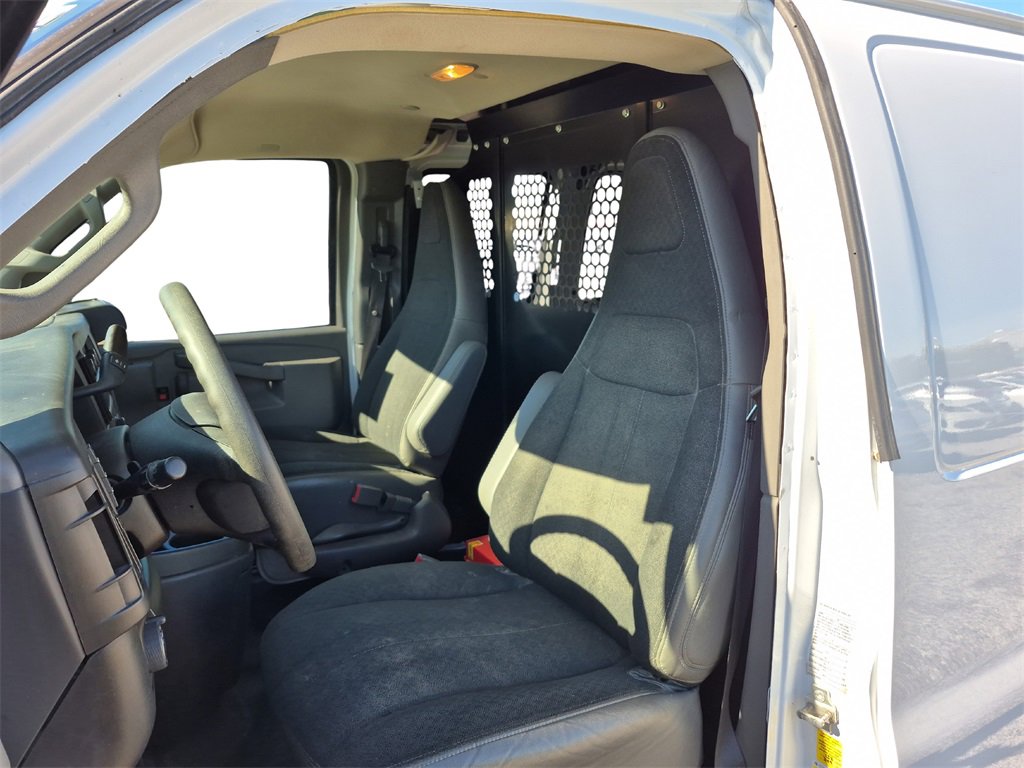 Used 2021 GMC Savana 2500 w/ Driver Convenience Package image 16