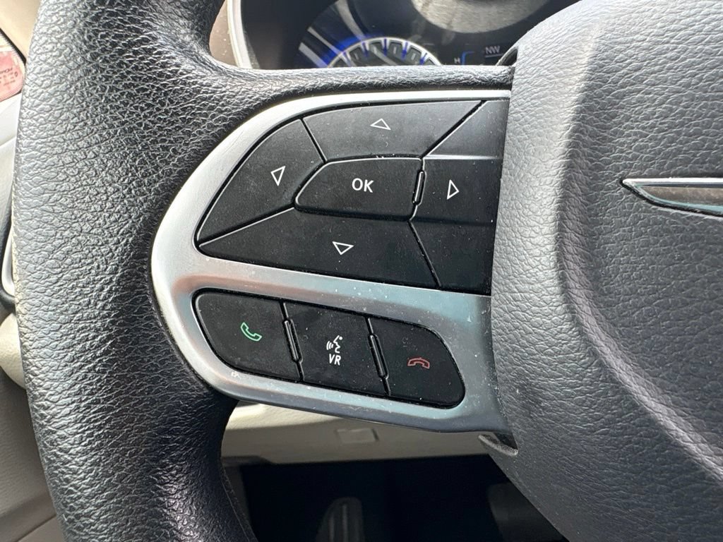 Used 2020 Chrysler Voyager Lxi FWD image 24