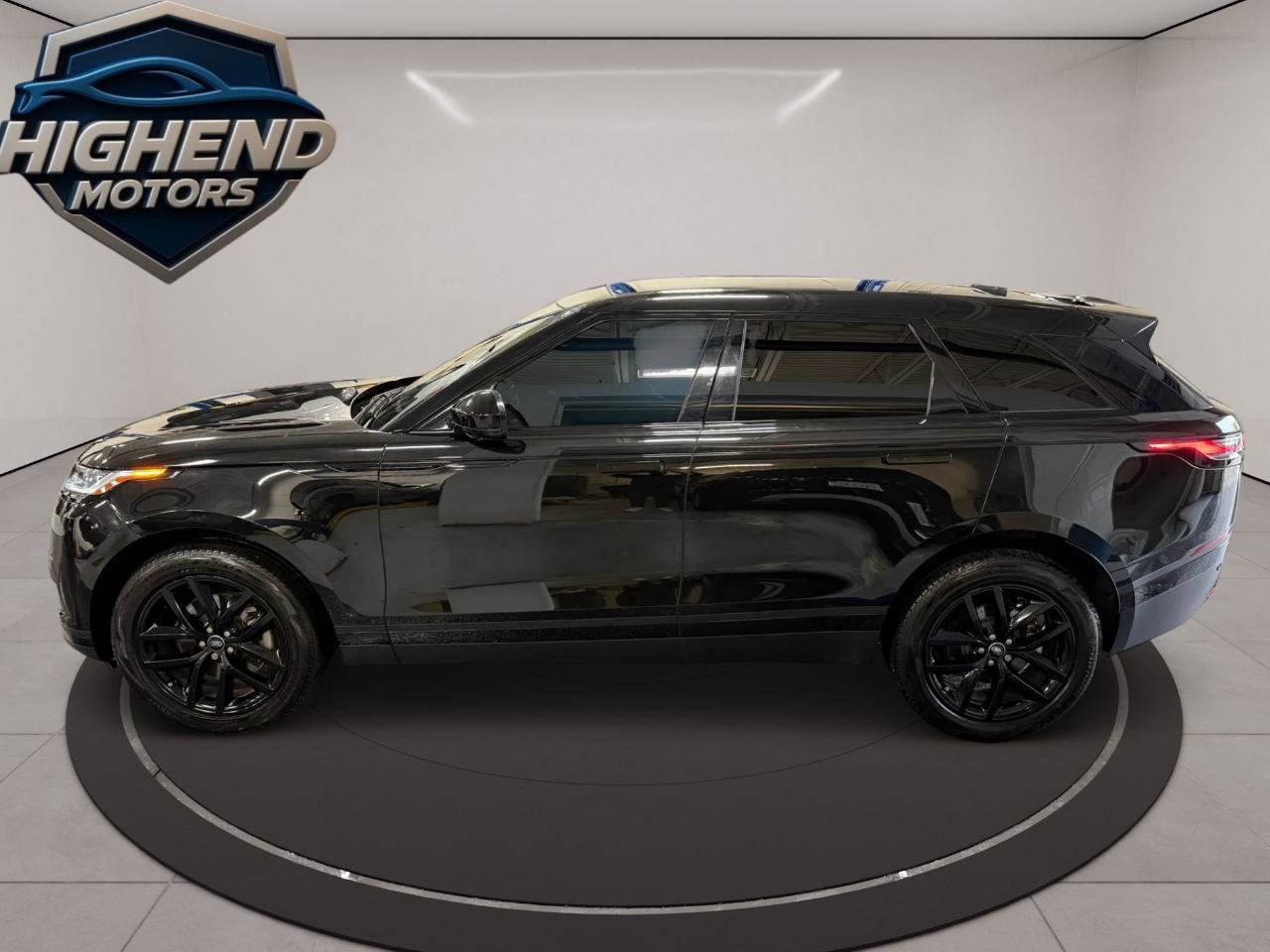 Used 2025 Land Rover Range Rover Velar S AWD/4WD image 3
