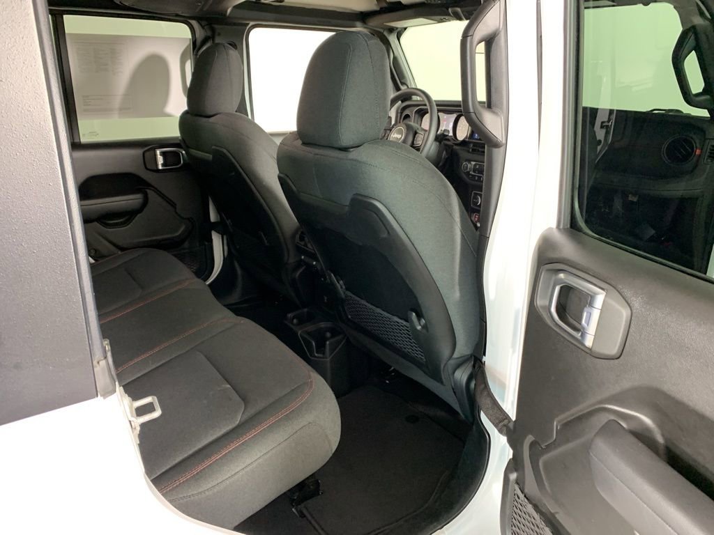 Used 2025 Jeep Wrangler Unlimited Rubicon image 35