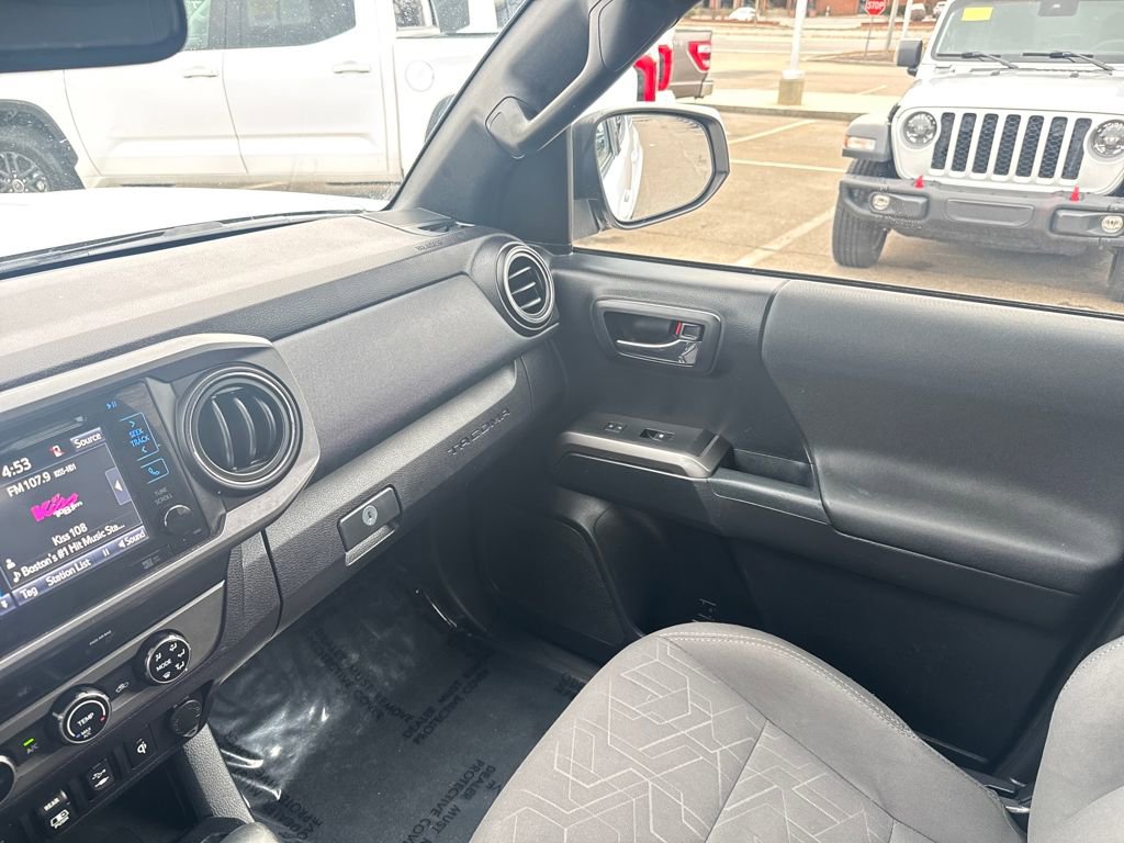 Used 2018 Toyota Tacoma TRD Sport w/ Technology Package image 28