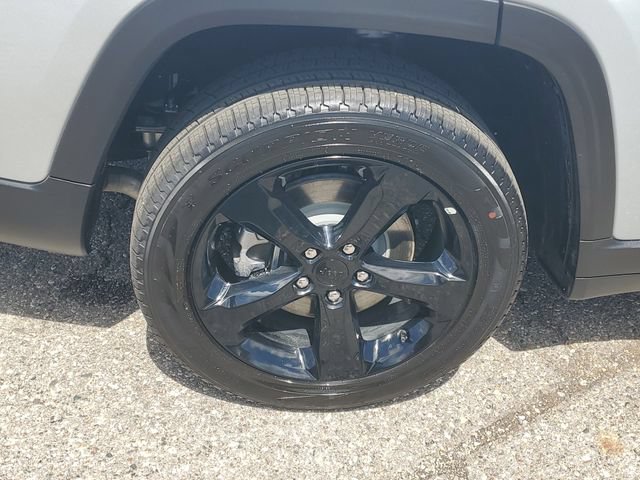 New 2026 Jeep Grand Cherokee L Limited w/ Limited Altitude Package AWD/4WD image 5
