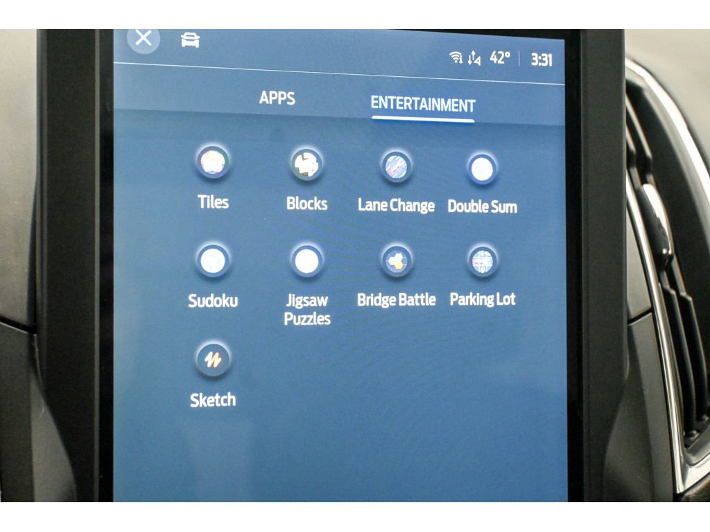 Used 2022 Ford Edge Titanium w/ Class II Trailer Tow Package image 46