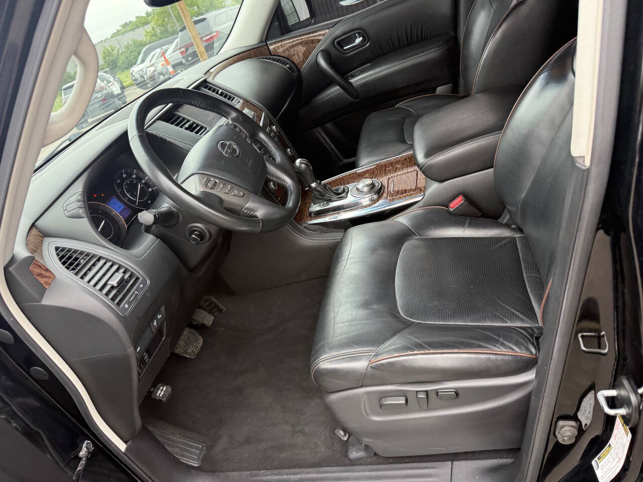 Used 2017 Nissan Armada Platinum w/ Interior Lighting Package AWD/4WD image 19