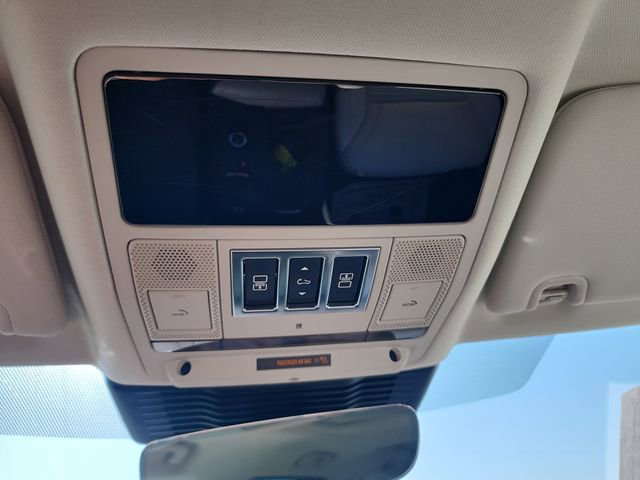 Used 2023 Land Rover Discovery S image 21