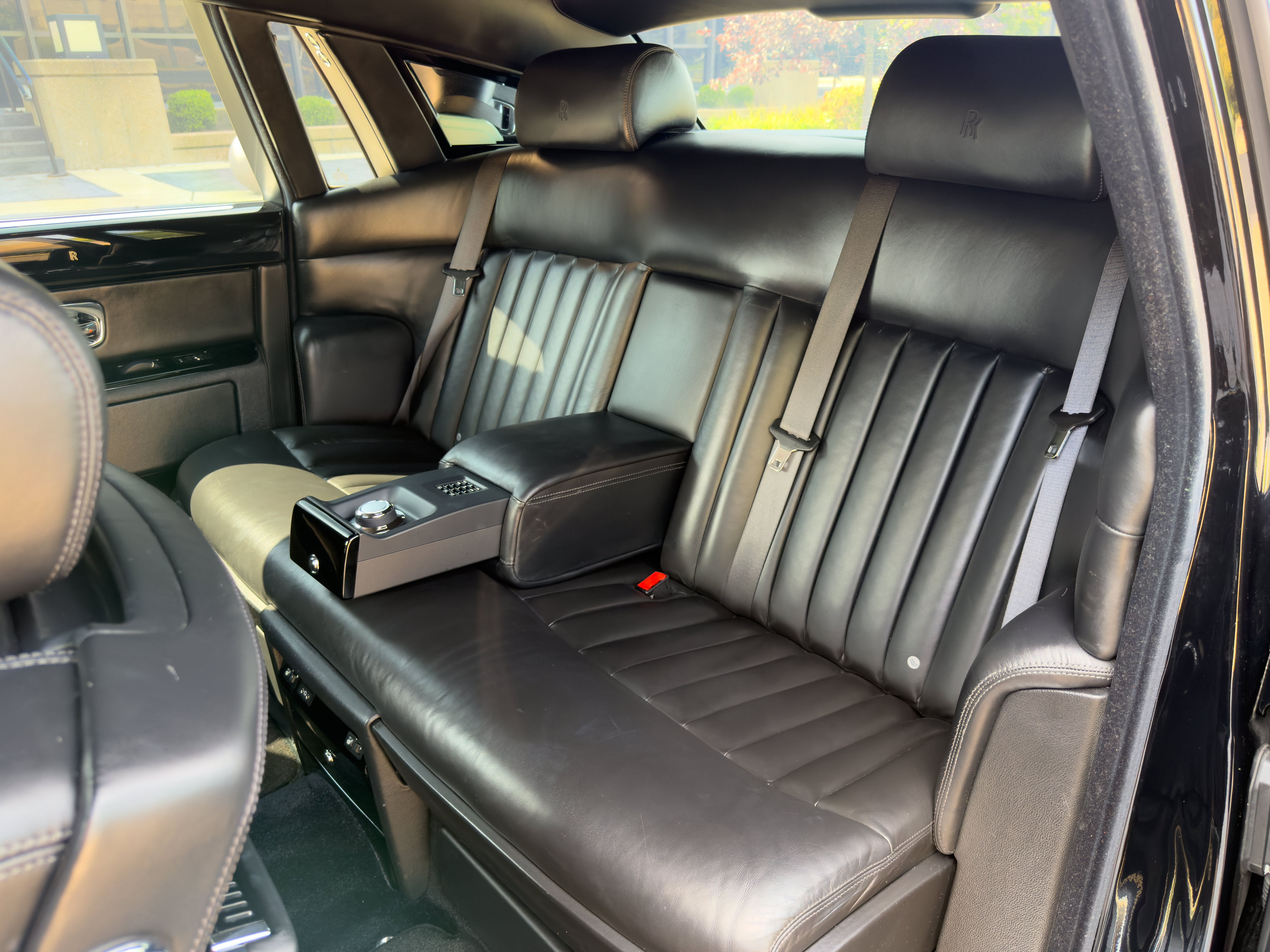 Used 2010 Rolls-Royce Phantom Sedan RWD image 20