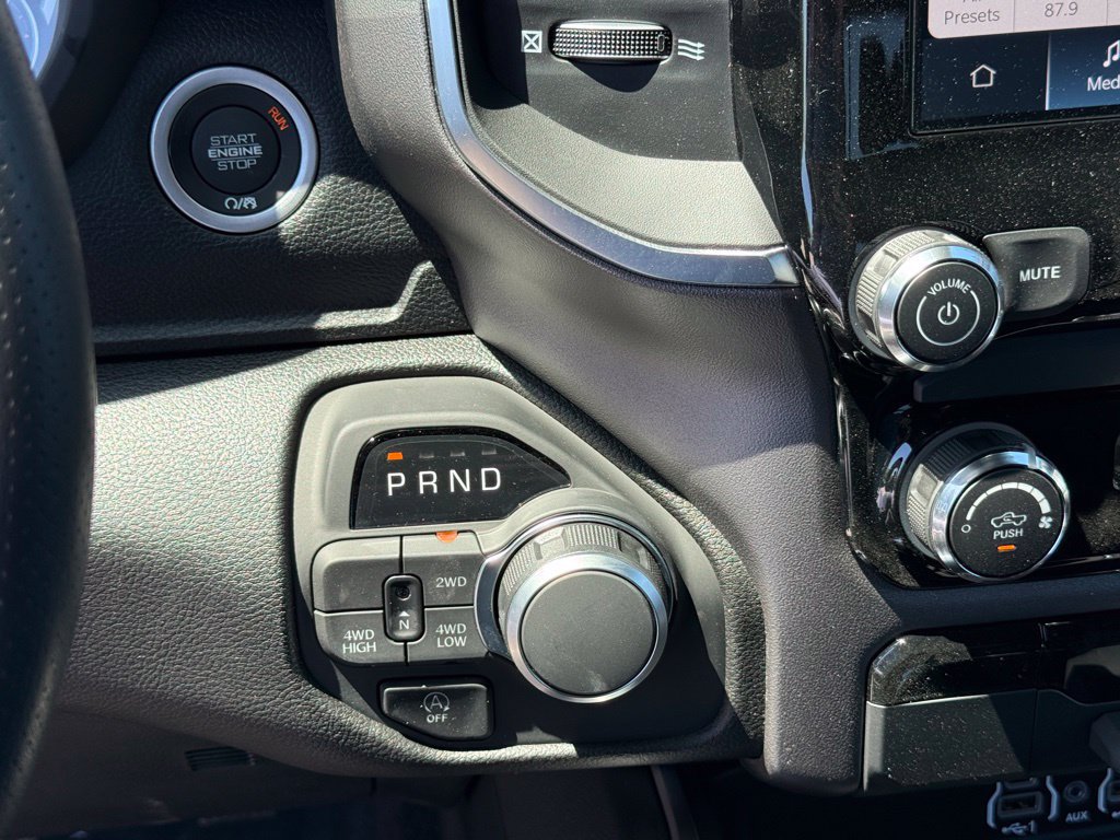 New 2026 RAM 1500 Express AWD/4WD image 21