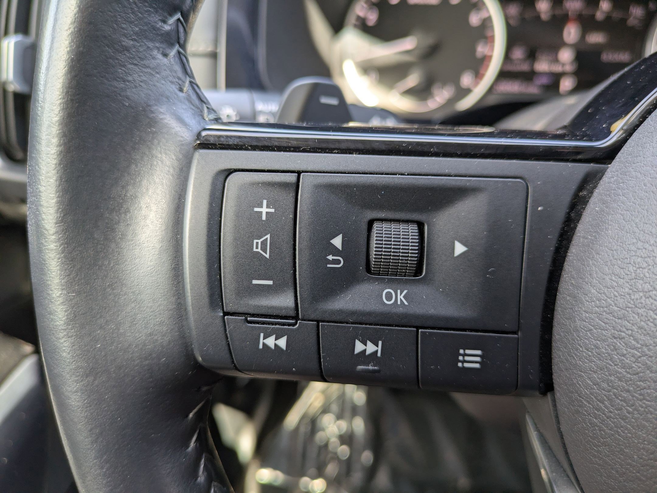 Used 2023 Nissan Pathfinder SL w/ SL Premium Package AWD/4WD image 17