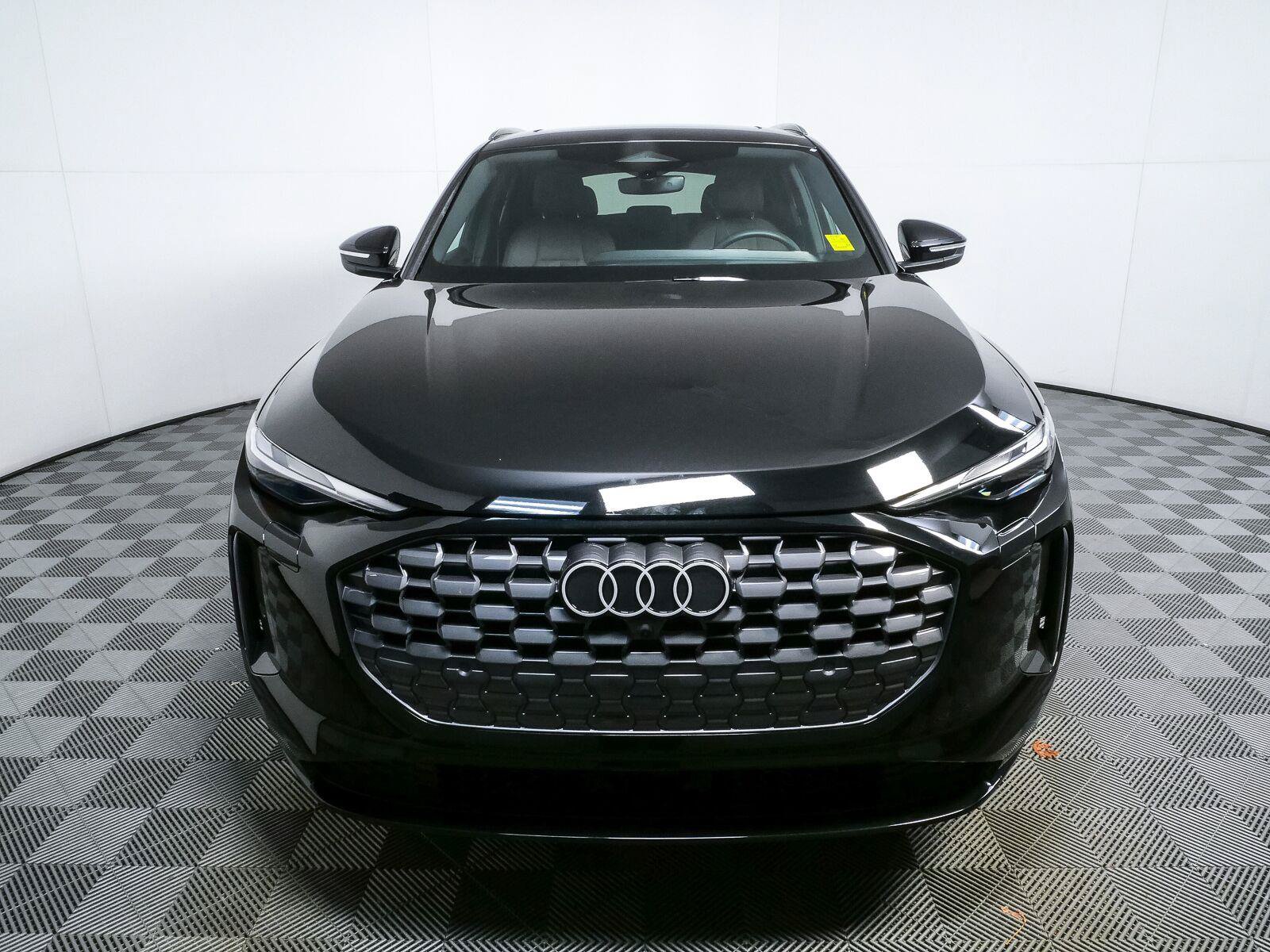 Used 2025 Audi Q5 Premium w/ Convenience Package AWD/4WD image 35