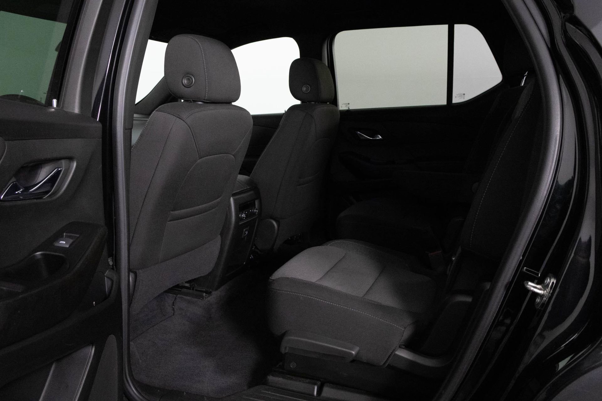 Used 2023 Chevrolet Traverse LT image 32