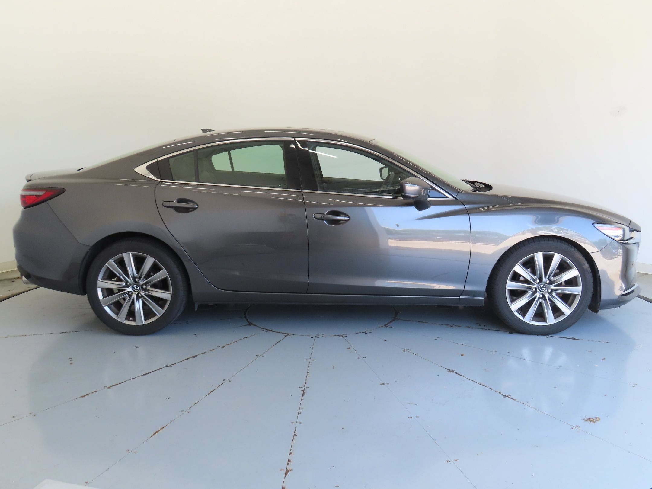 Used 2018 MAZDA MAZDA6 Signature FWD image 2