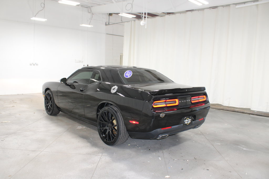 Used 2021 Dodge Challenger SXT RWD image 7
