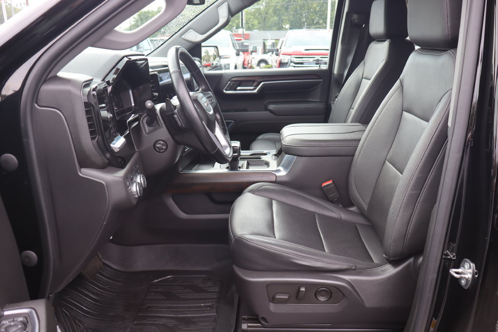 Used 2024 GMC Sierra 1500 SLT w/ SLT Premium Plus Package AWD/4WD image 4