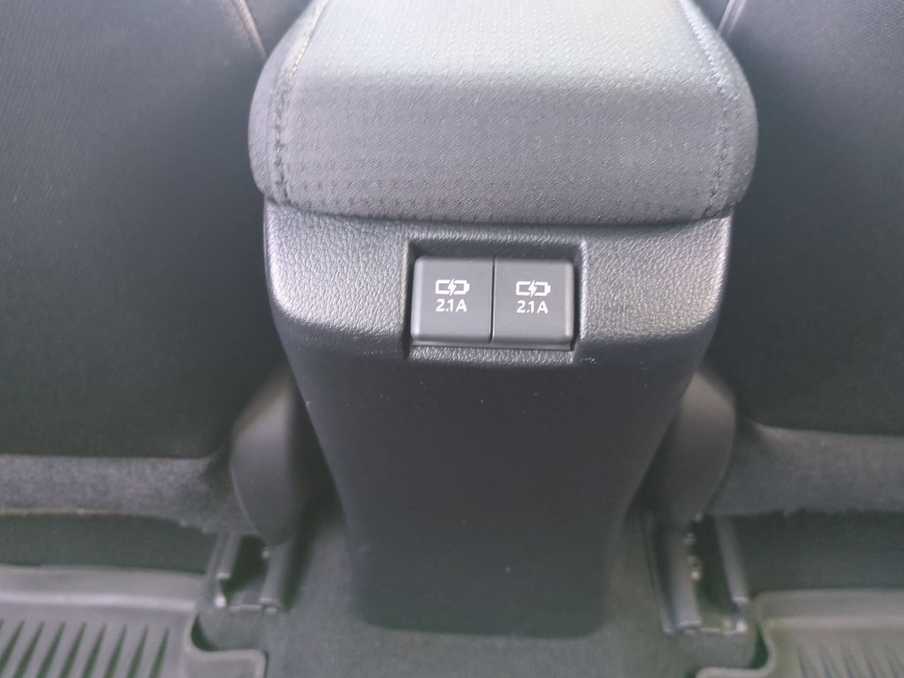 Used 2022 Toyota Prius LE FWD image 20