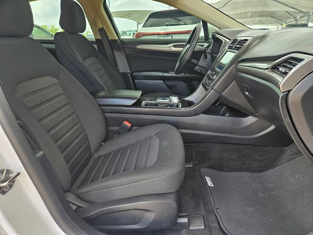 Used 2020 Ford Fusion SE image 21
