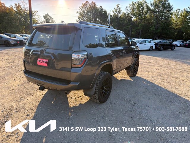 Used 2020 Toyota 4Runner SR5 AWD/4WD image 10