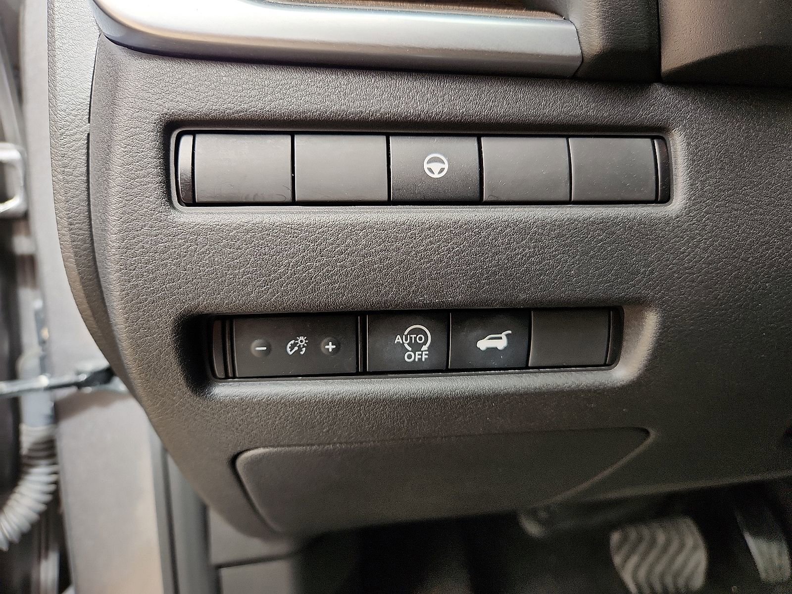 Used 2024 Nissan Rogue Platinum image 16