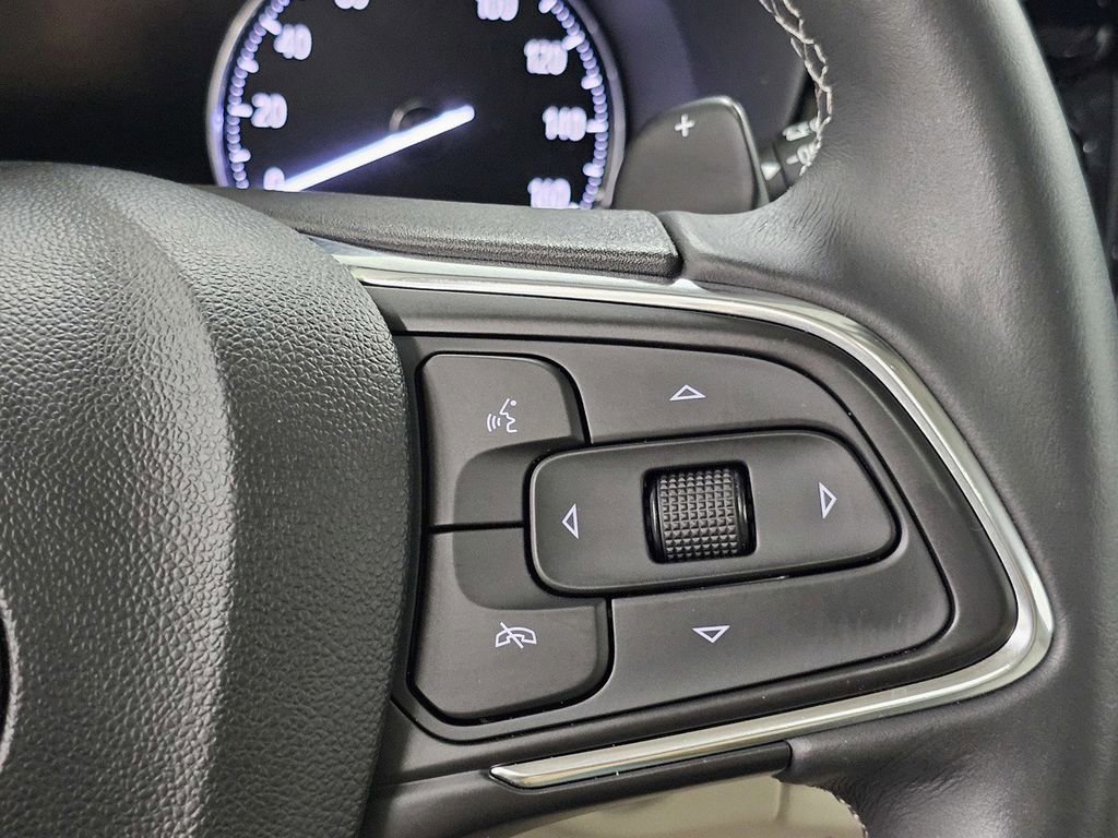 Used 2022 Buick Envision Avenir w/ Technology Package II image 43