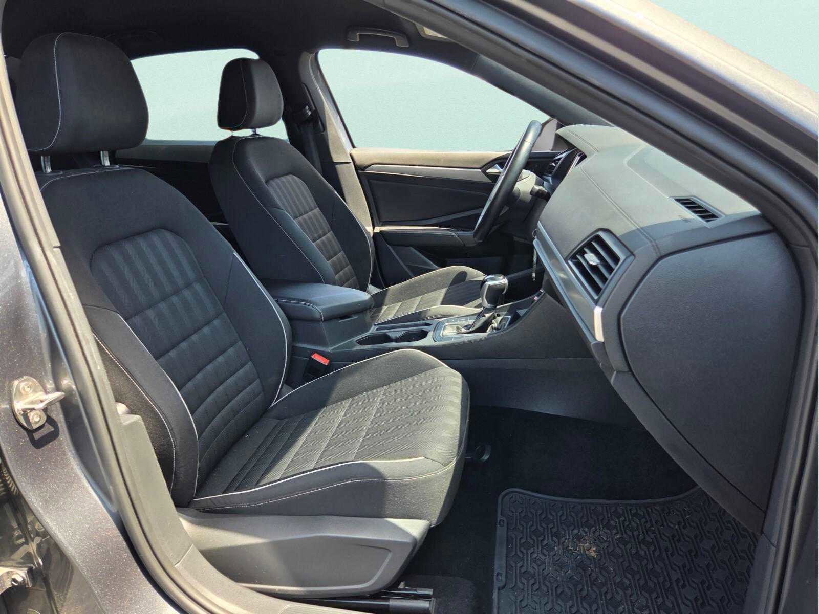 Used 2022 Volkswagen Jetta Sport FWD image 14